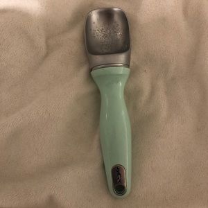 Zyliss🍦Right Scoop Weighted Ice Cream Scoop